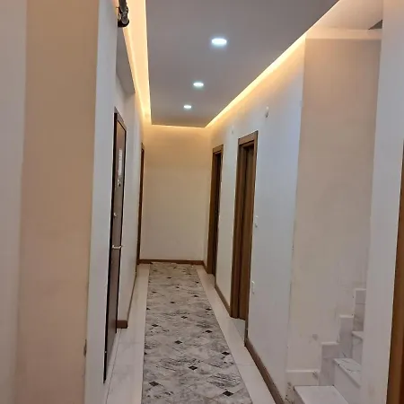 Apartament 4,e Aksemsettin Mh Sari Abdullah Efendi Sk 11 N 1,2,3 Stambuł
