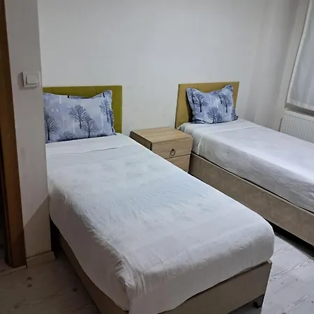 4,e Aksemsettin Mh Sari Abdullah Efendi Sk 11 N 1,2,3 * Stambuł
