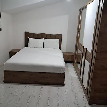 4,e Aksemsettin Mh Sari Abdullah Efendi Sk 11 N 1,2,3 * Stambuł