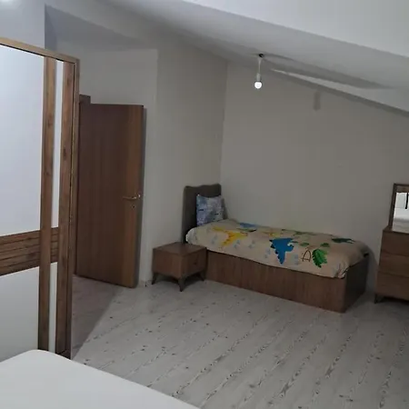 4,e Aksemsettin Mh Sari Abdullah Efendi Sk 11 N 1,2,3 * Stambuł