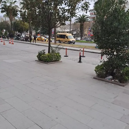 Apartament 4,e Aksemsettin Mh Sari Abdullah Efendi Sk 11 N 1,2,3 Stambuł