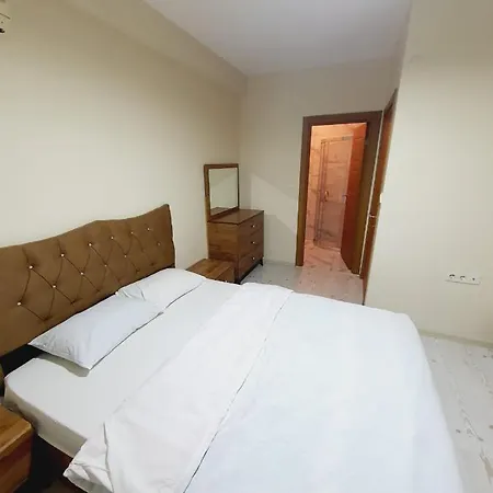 4,e Aksemsettin Mh Sari Abdullah Efendi Sk 11 N 1,2,3 Apartament Stambuł
